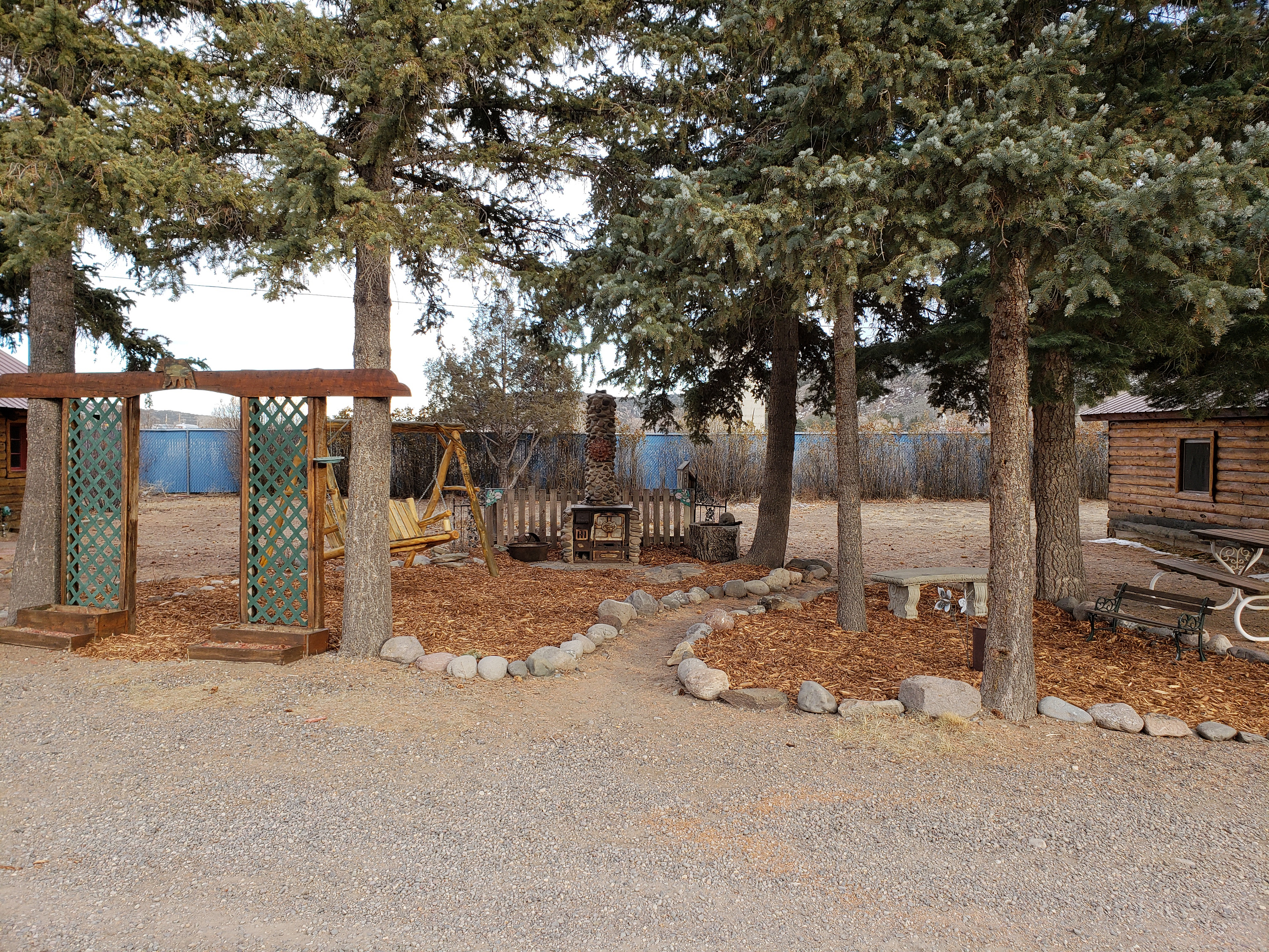 Chinook Cabins & RV Park