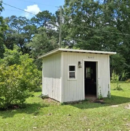 Blackbirds Hideaway Resort & Graceville Campground