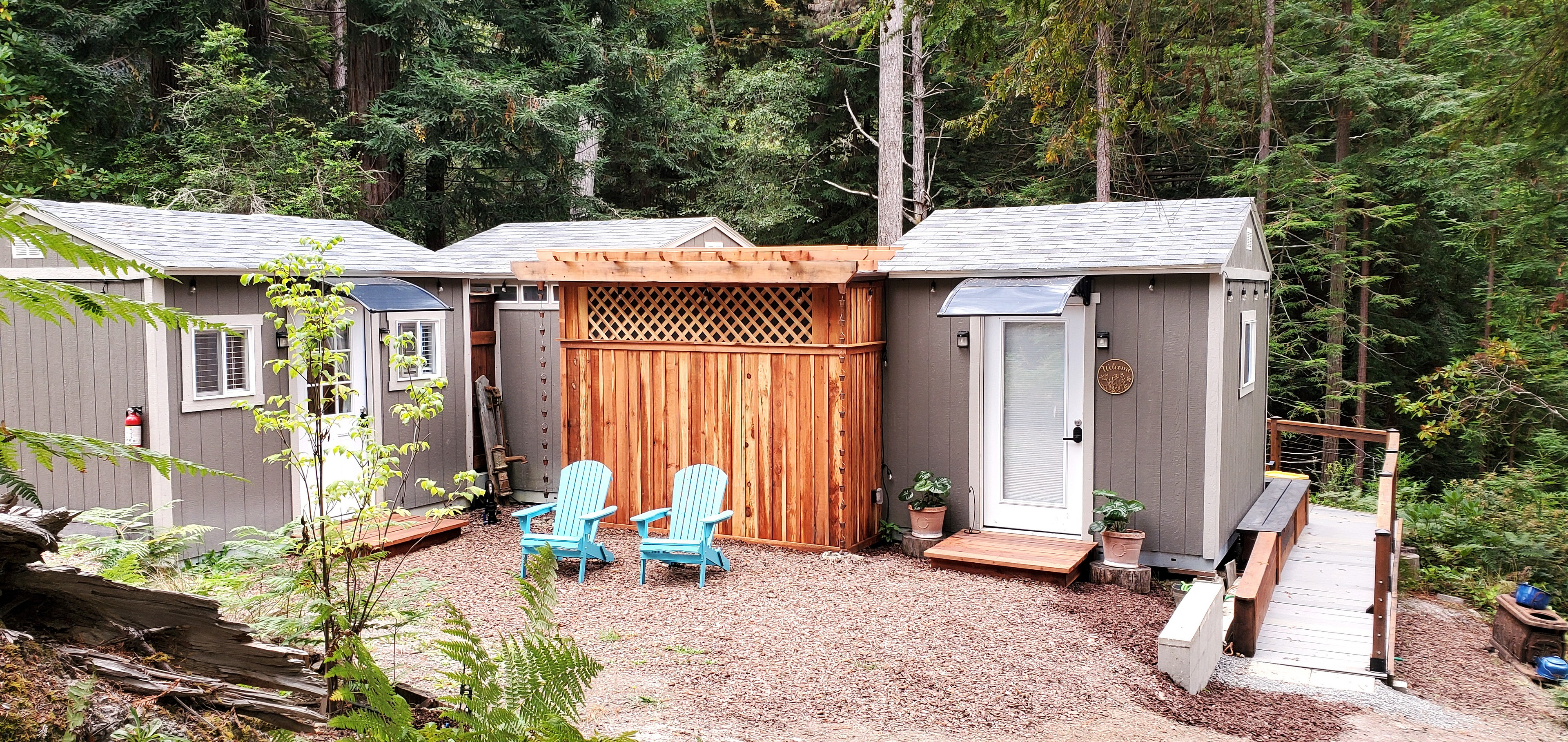 Welcome to Em's Redwood Hideaway!