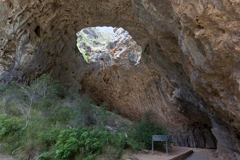 Yarrangobilly Caves