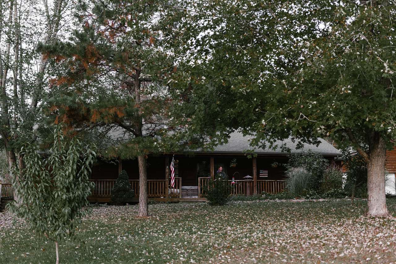 View lodging photos of Hummingbird Hollow Outdoors