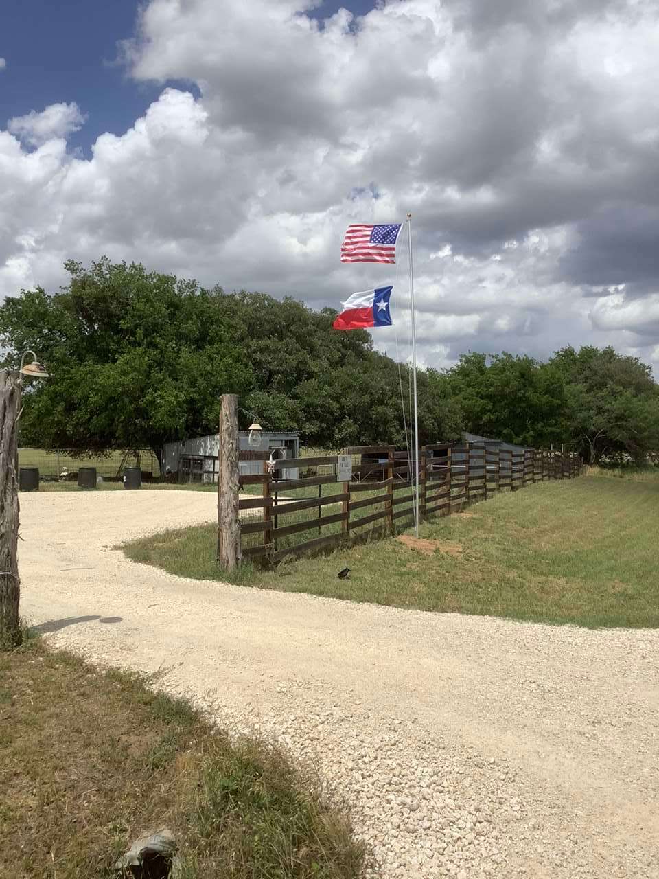 Constantino Farms Campsites RV park in Dublin, TX (photo 2)