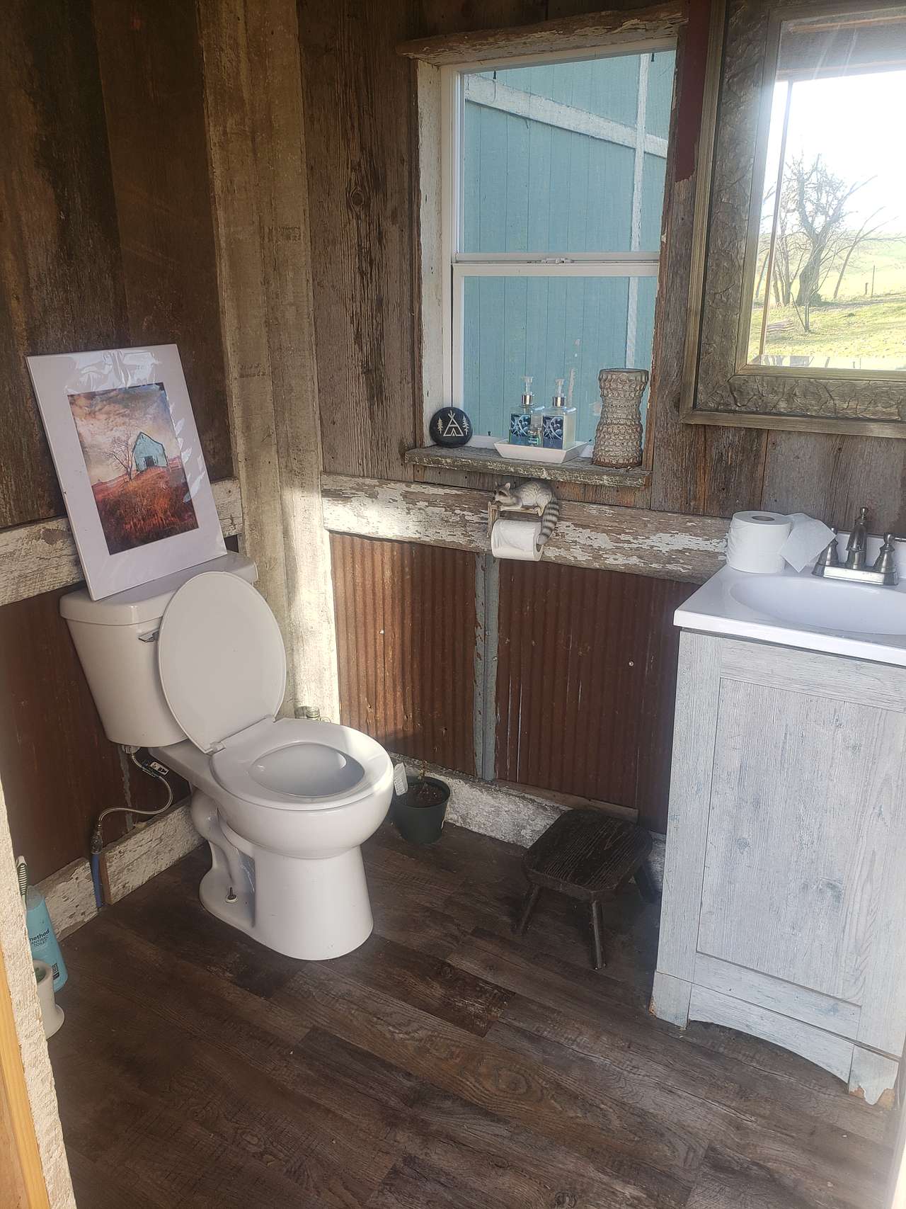 View amenities photos of Windy Goat Acres