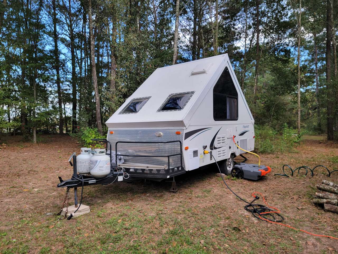 View rigs & rvs photos of Outpost 203 - Camp & Glamp