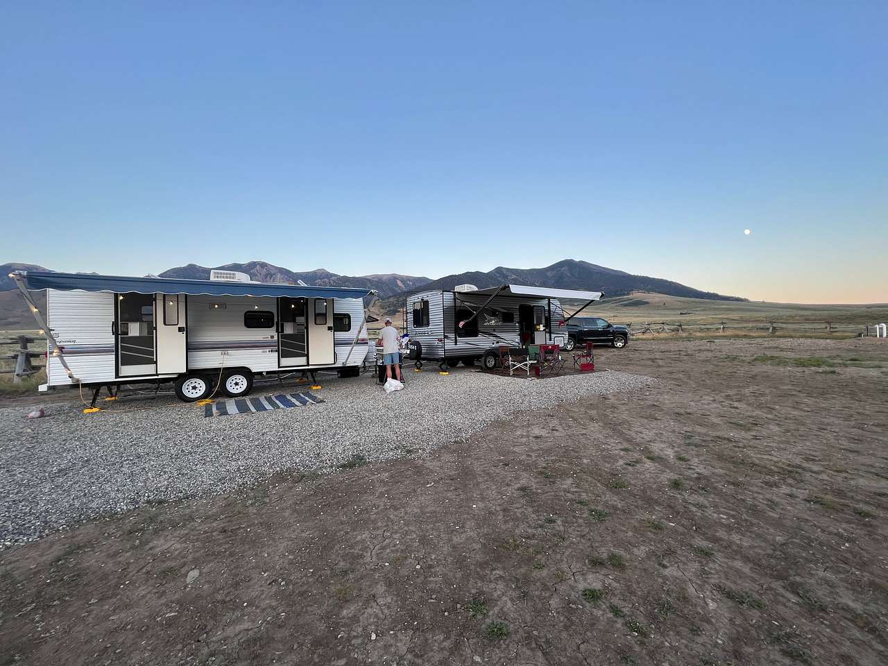 View rigs & rvs photos of Yellowstone's Home-Base Hookups