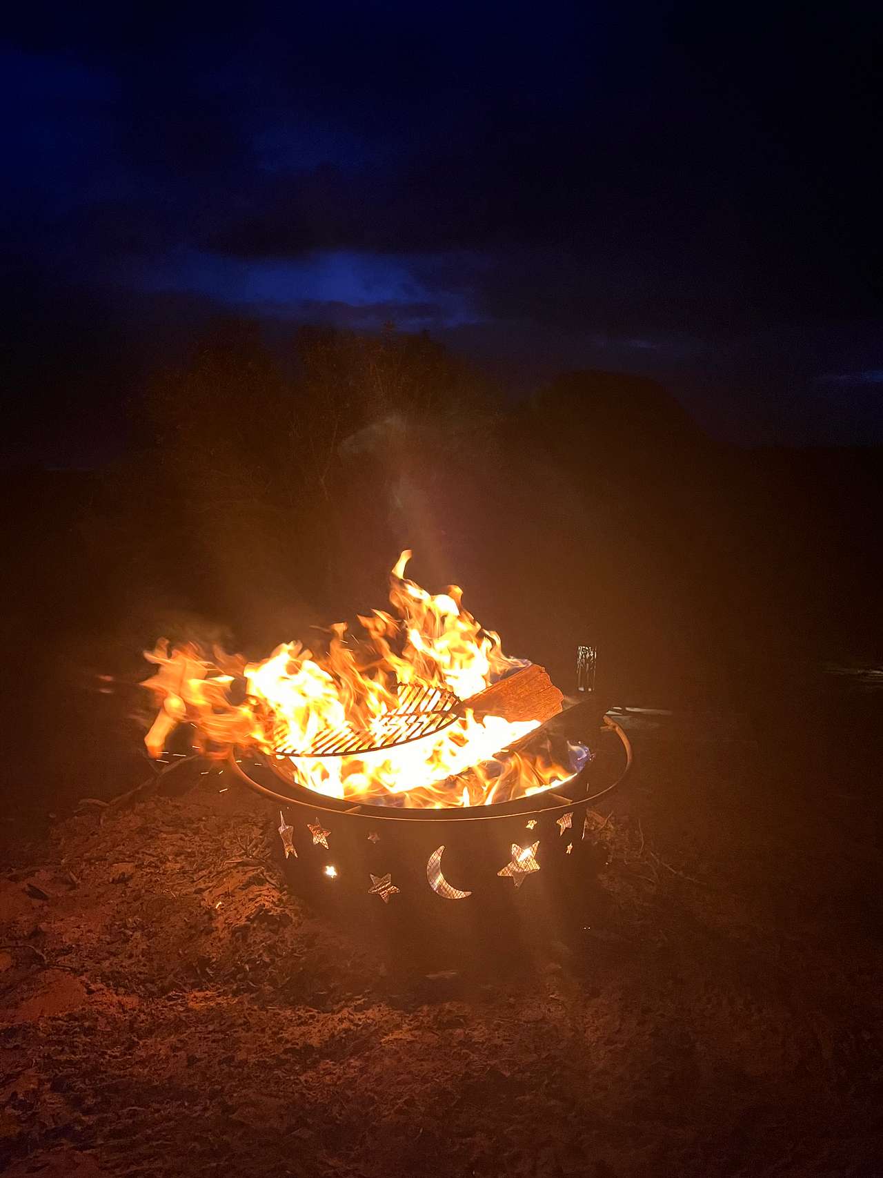 A wonderful evening campfire