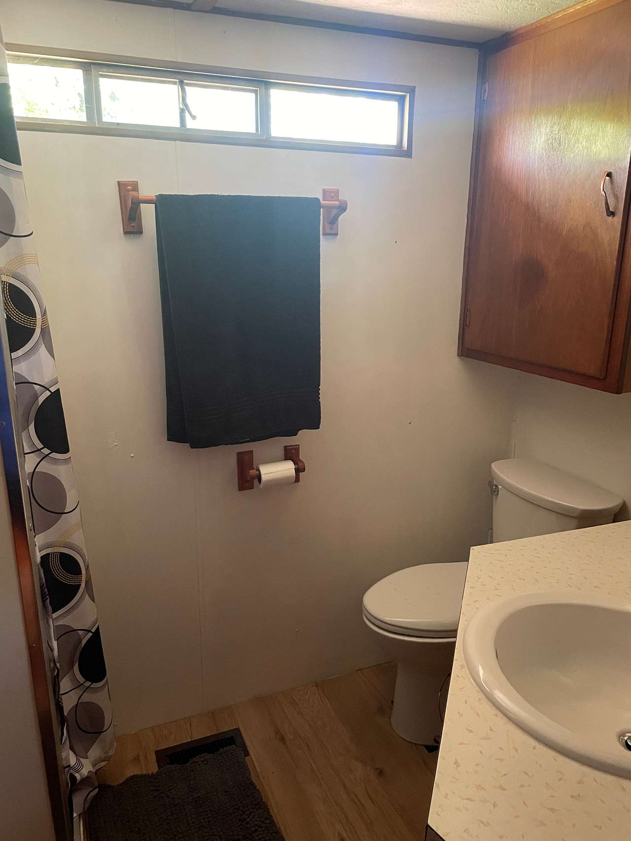 View amenities photos of Little Trailer on Big Lake