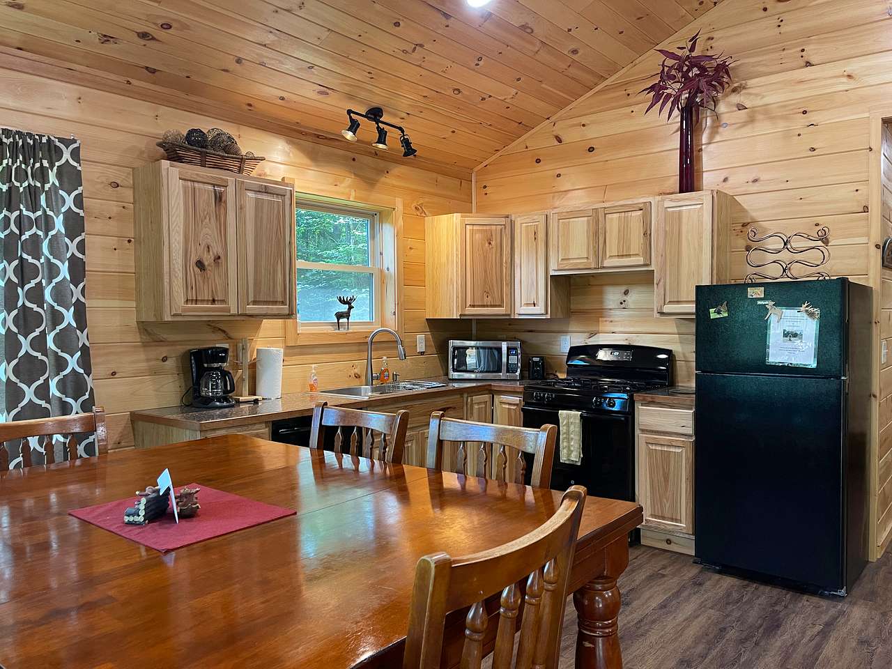 View amenities photos of Camp Bear Path with Lake Access