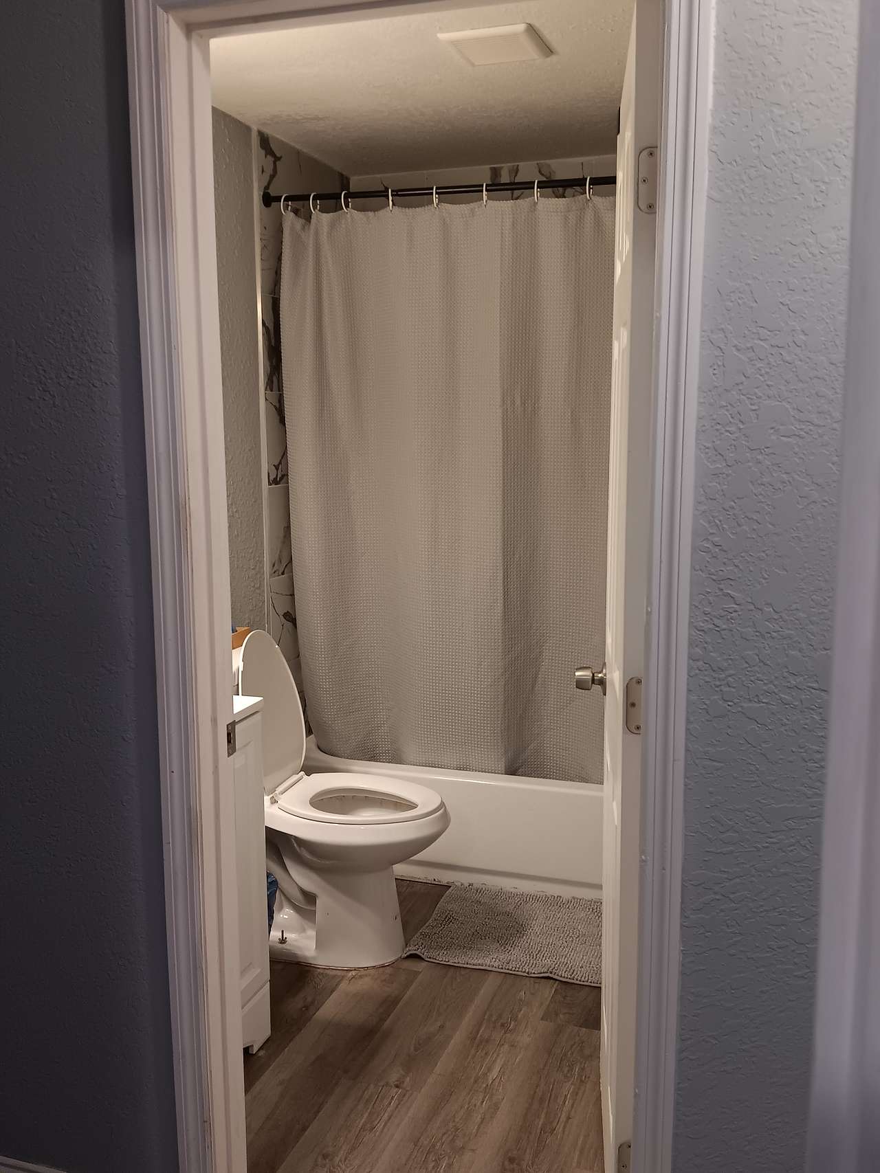 View amenities photos of The Jax Hideout
