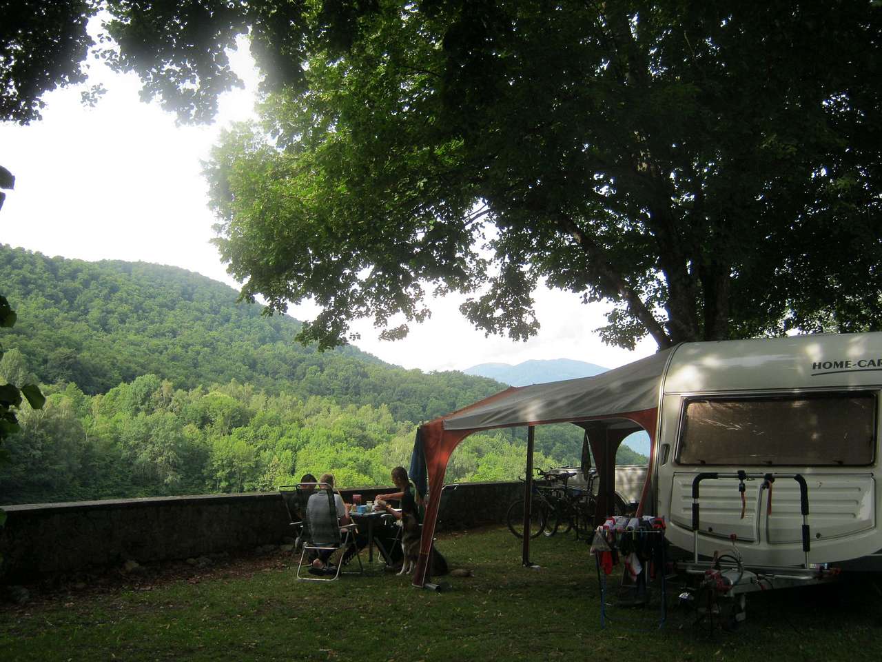 High up in the Midi-Pyrénées, this charming site boasts a wealth of outdoor fun and some spectacularly splendrous views. 