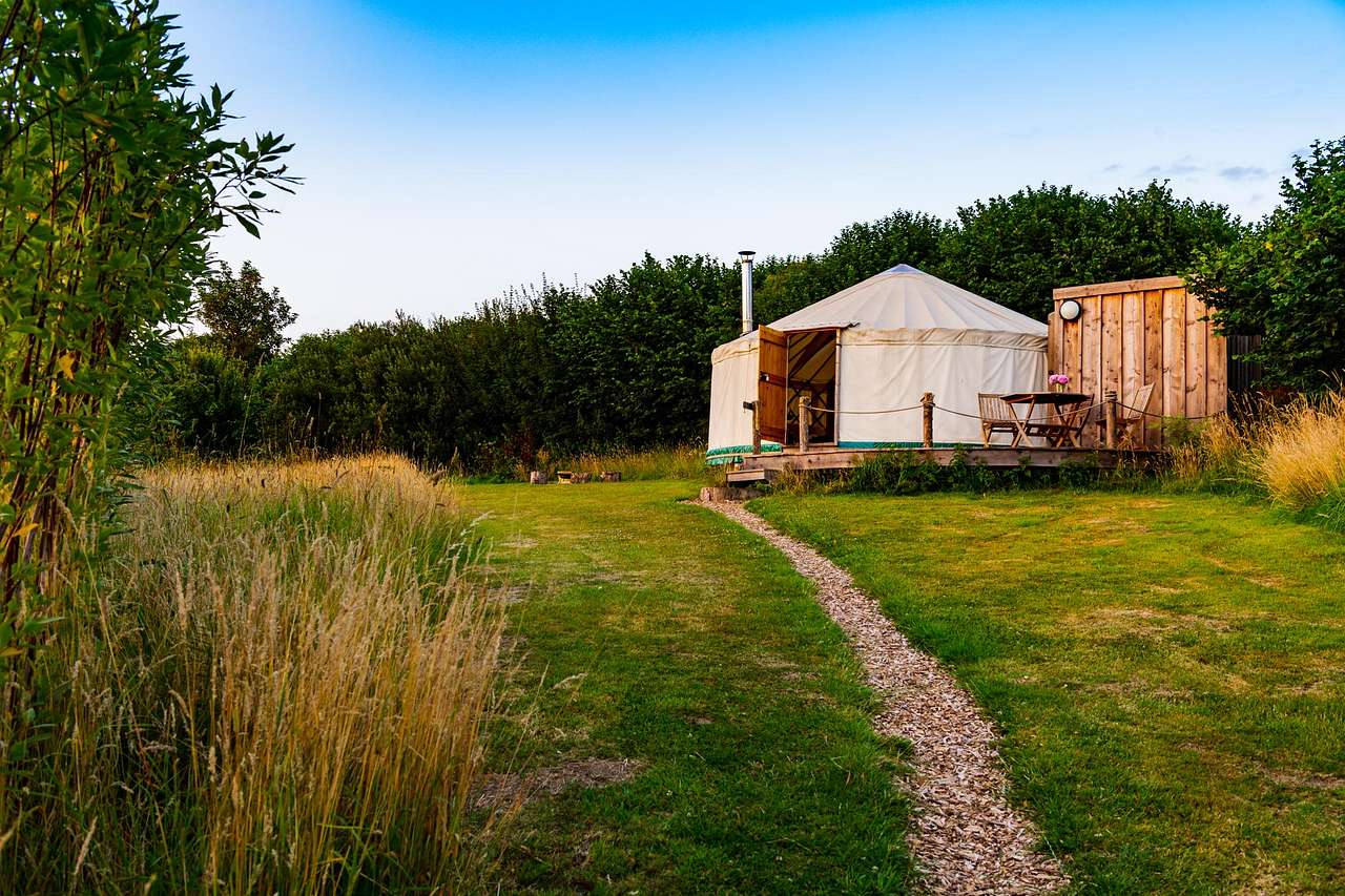 Russet: Luxury ensuite Yurt with Hot-Tub