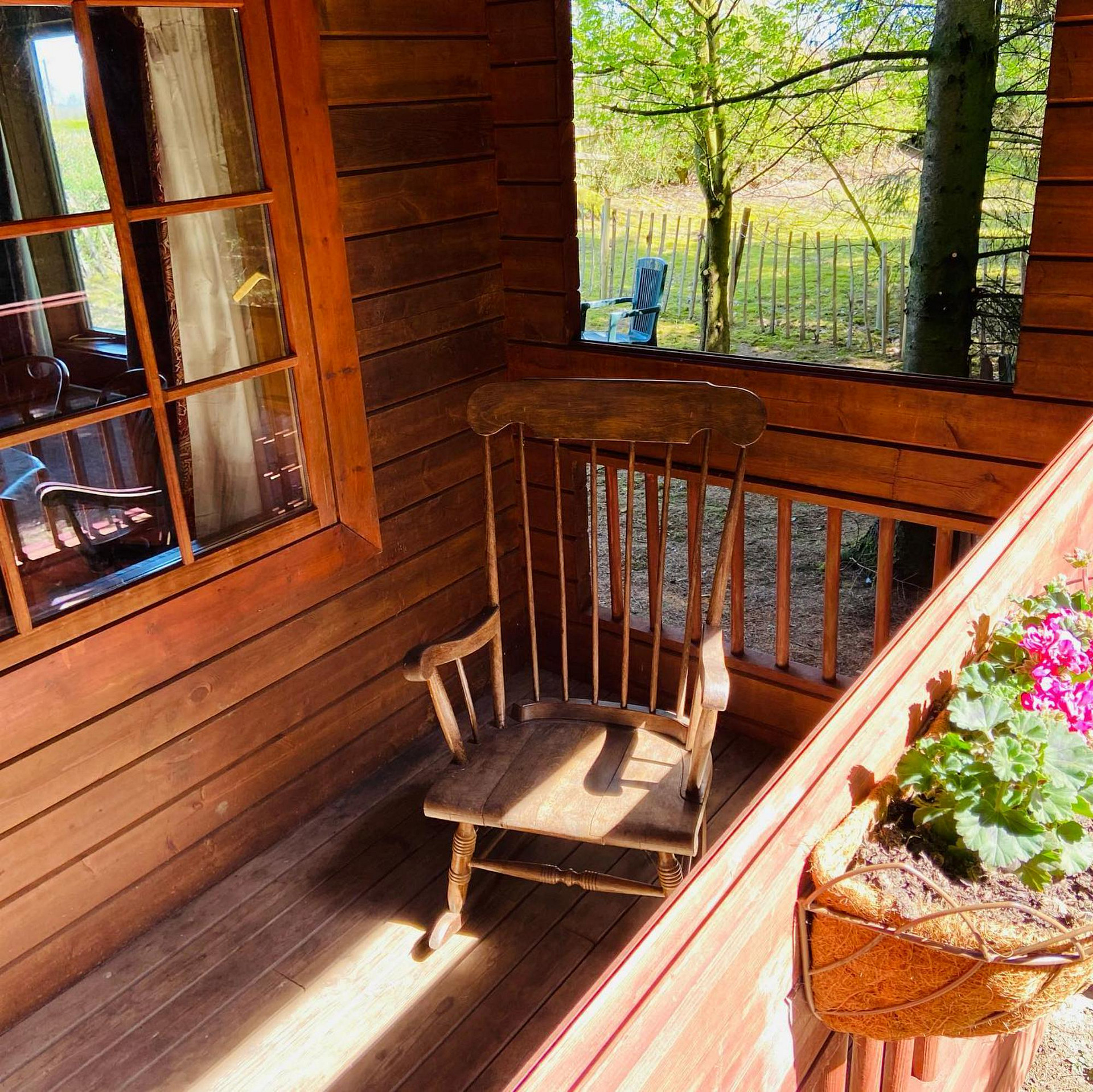 Sir Isaac Newton Scandinavian Log Cabin