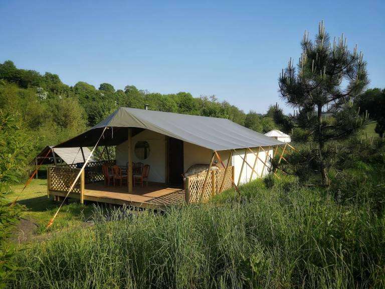 Safari tent