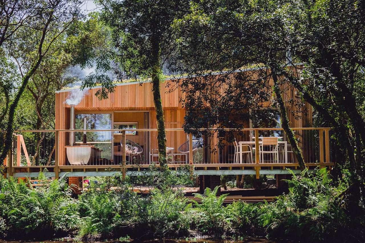 Lakeside Lodges
