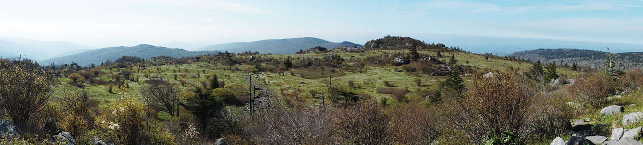 360 degrees of panoramic views the whole trail