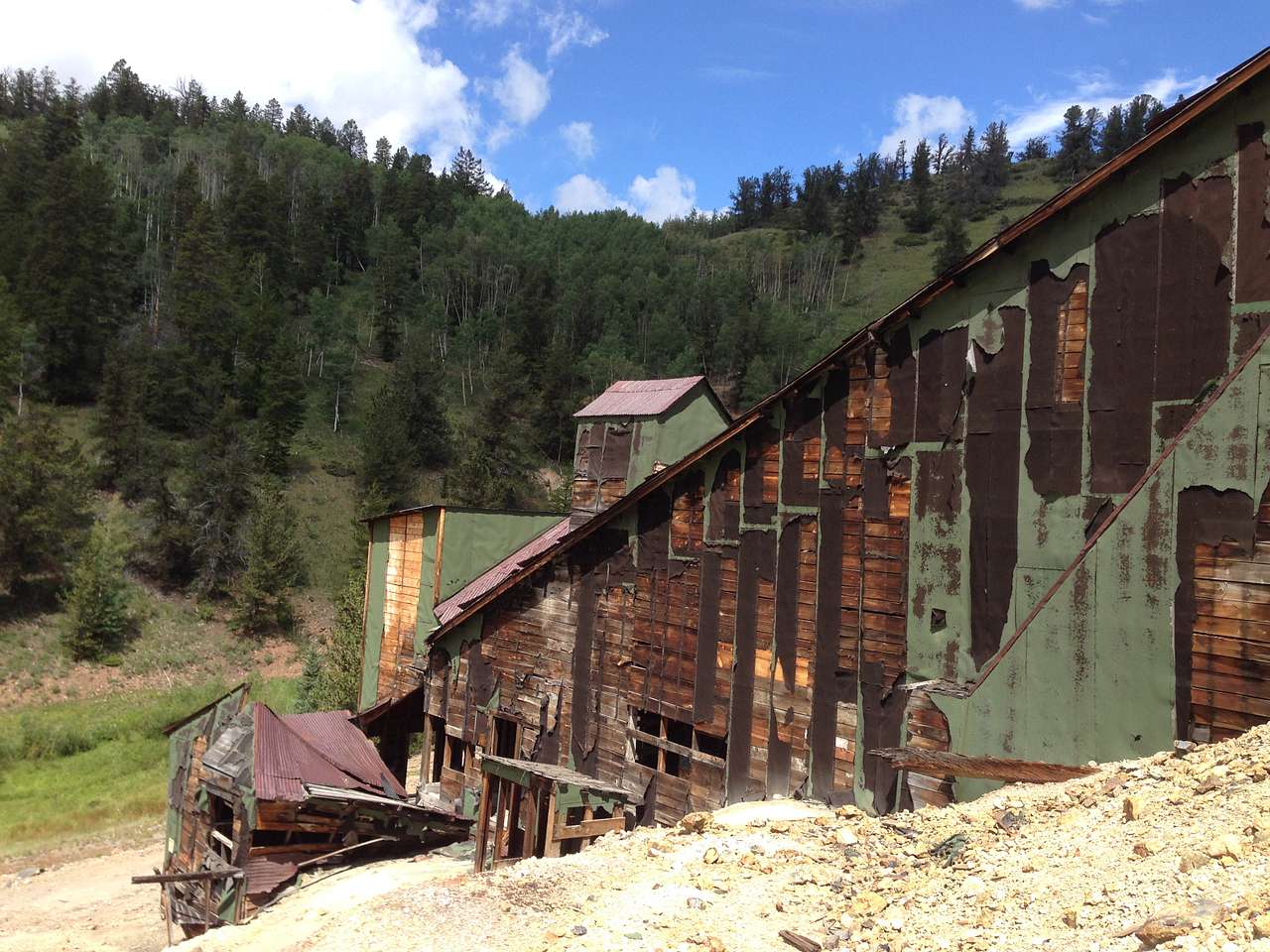 There were old mines all over and we found this old mill on the road out of Bonanza.