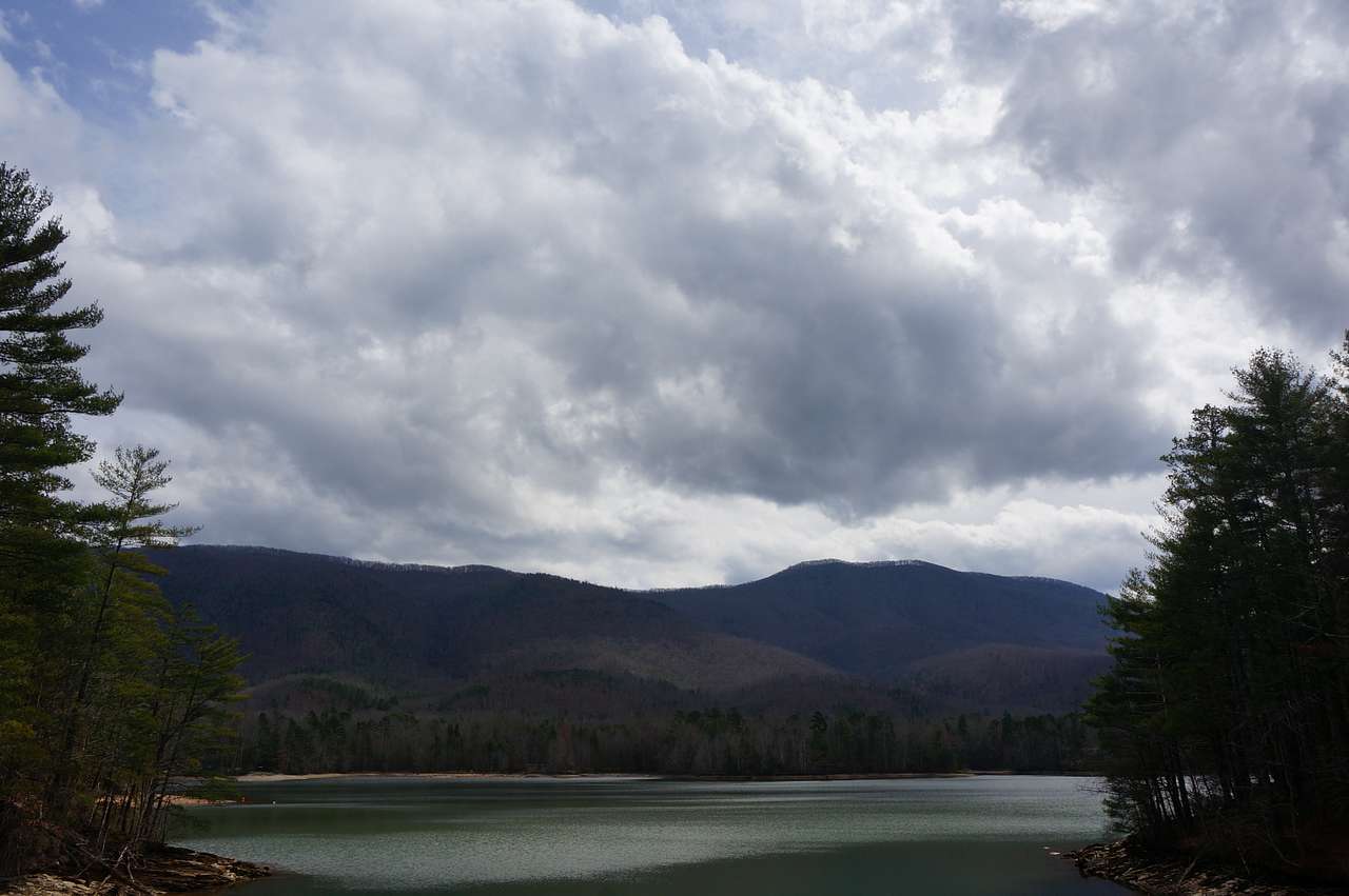 Just minutes away from the nearby lake, which features a three mile long loop.