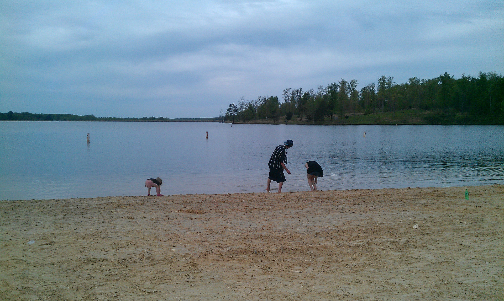 There are two designated swimming areas on the beaches of the 1000 Acre Lake.