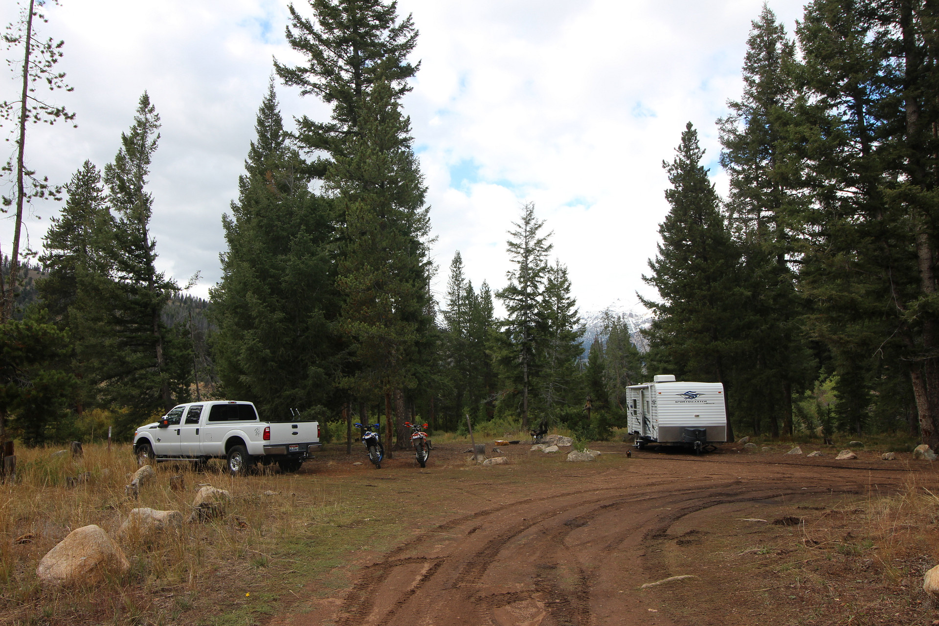 Large campgrounds available with fire pits at some of the "hidden spots" on the left side of Baker Creek.