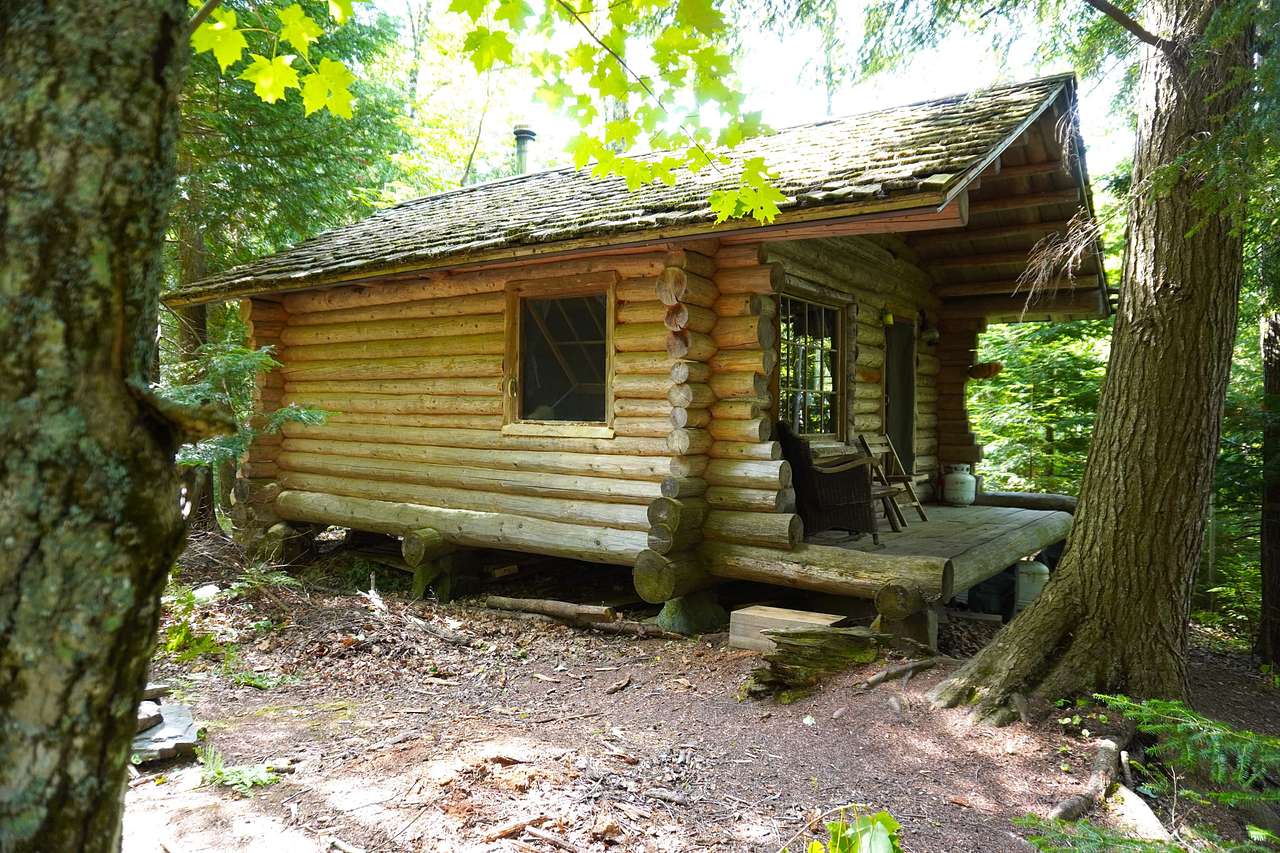 Pond Cabin 