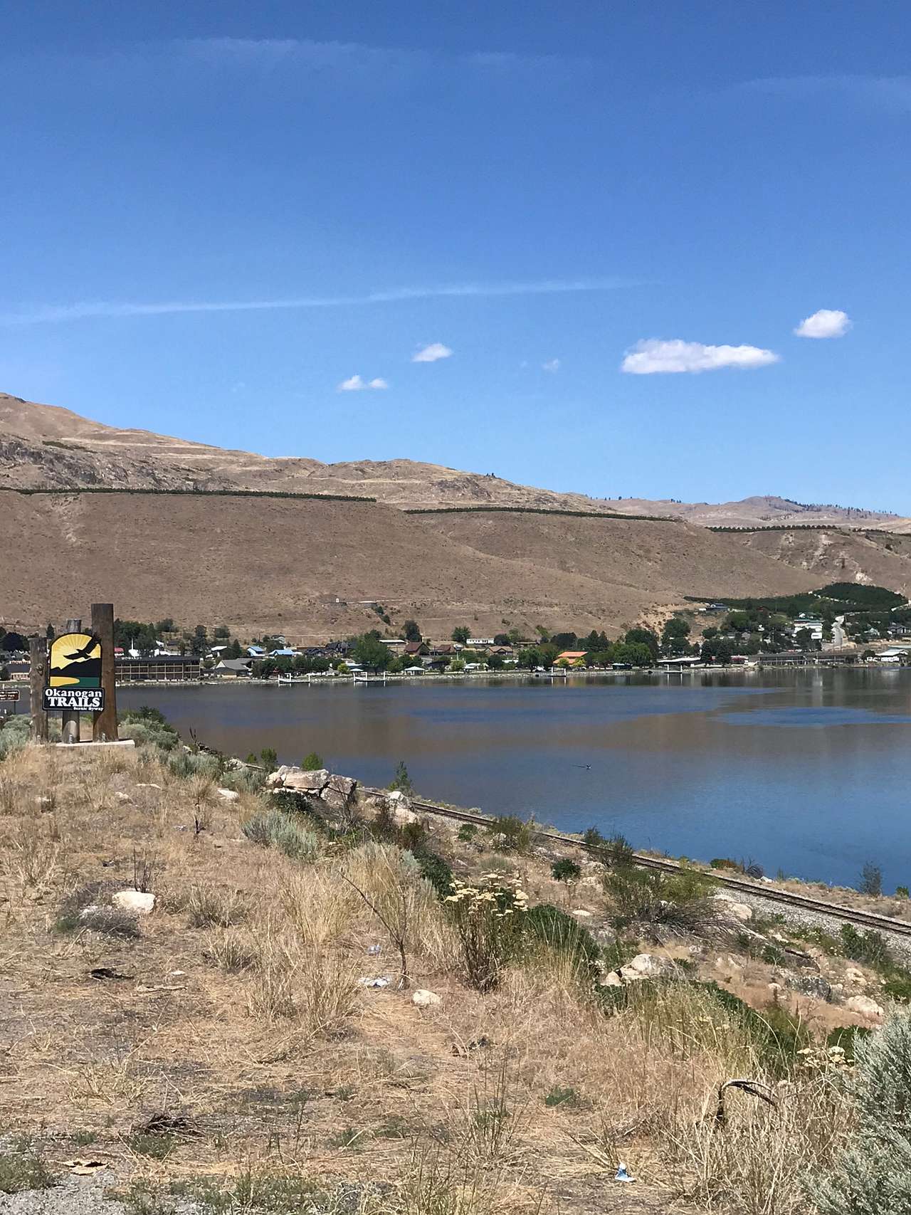 Pateros taken from Hwy 97