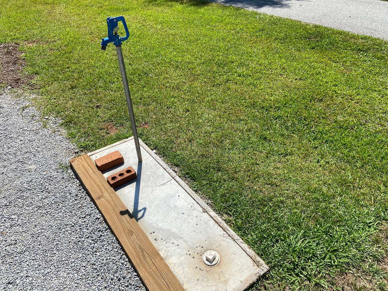 Sewer connection and potable water shown here.