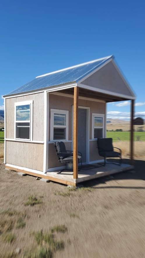 Come sleep in The Barnyard ! Our 10'x12' shelter sleeps 3 people with separate bunkbeds.