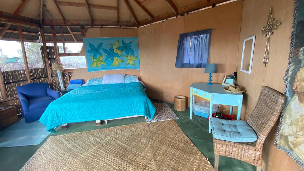 King bed, desk. Solar powered for lights, phone, iPad, laptop