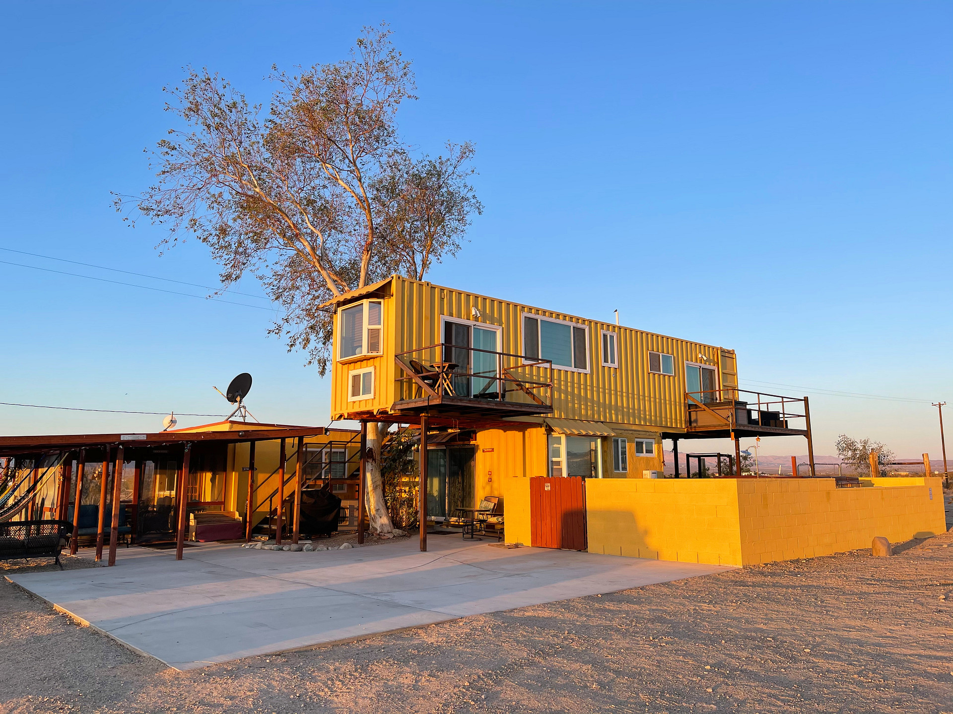 Joshua Tree Container Resort