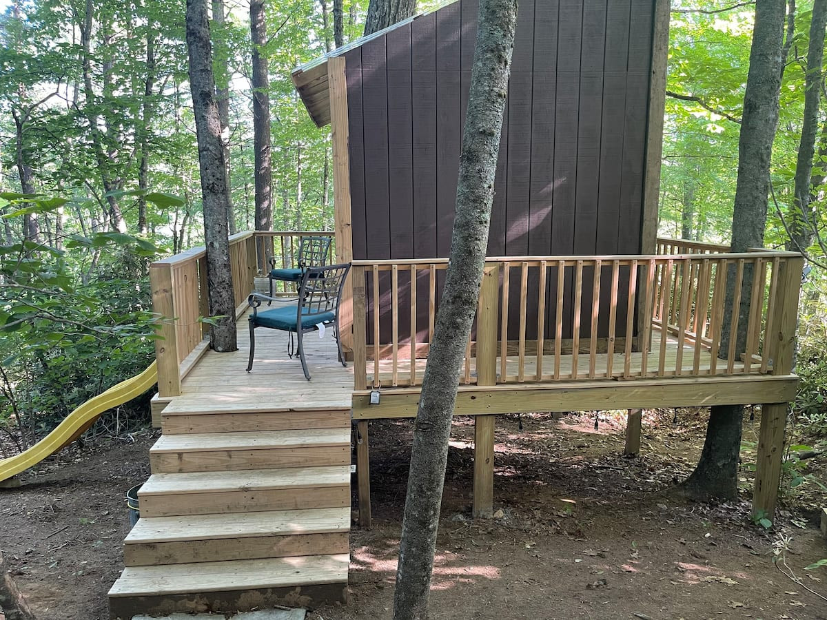 Hemlock Hill Hideaway