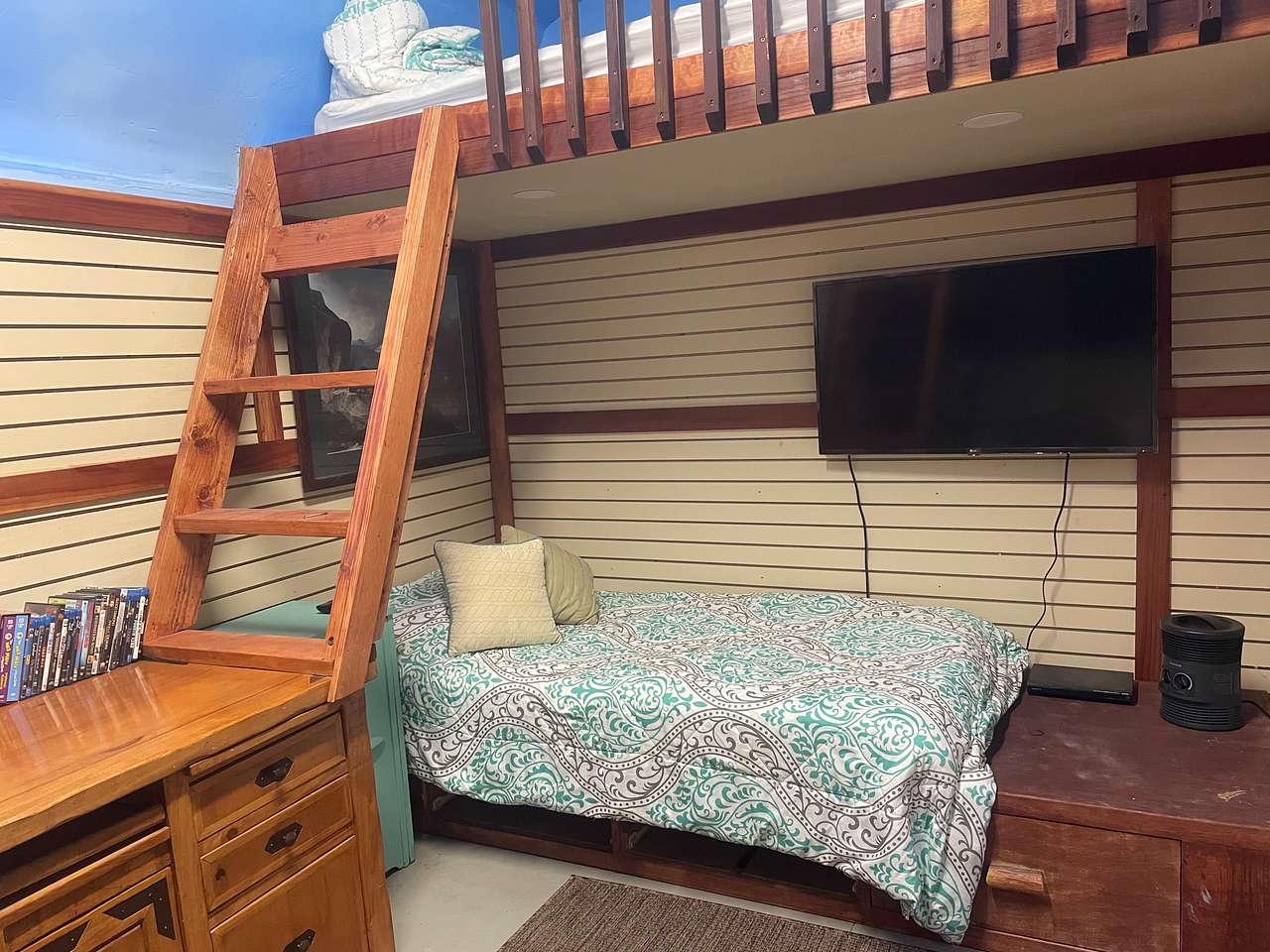 Lower single and upper loft
