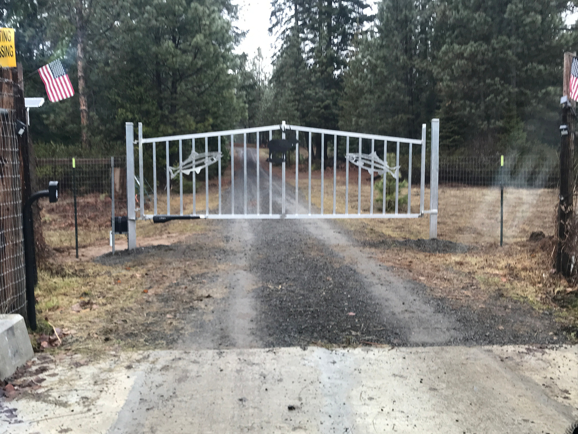 Entrance gate