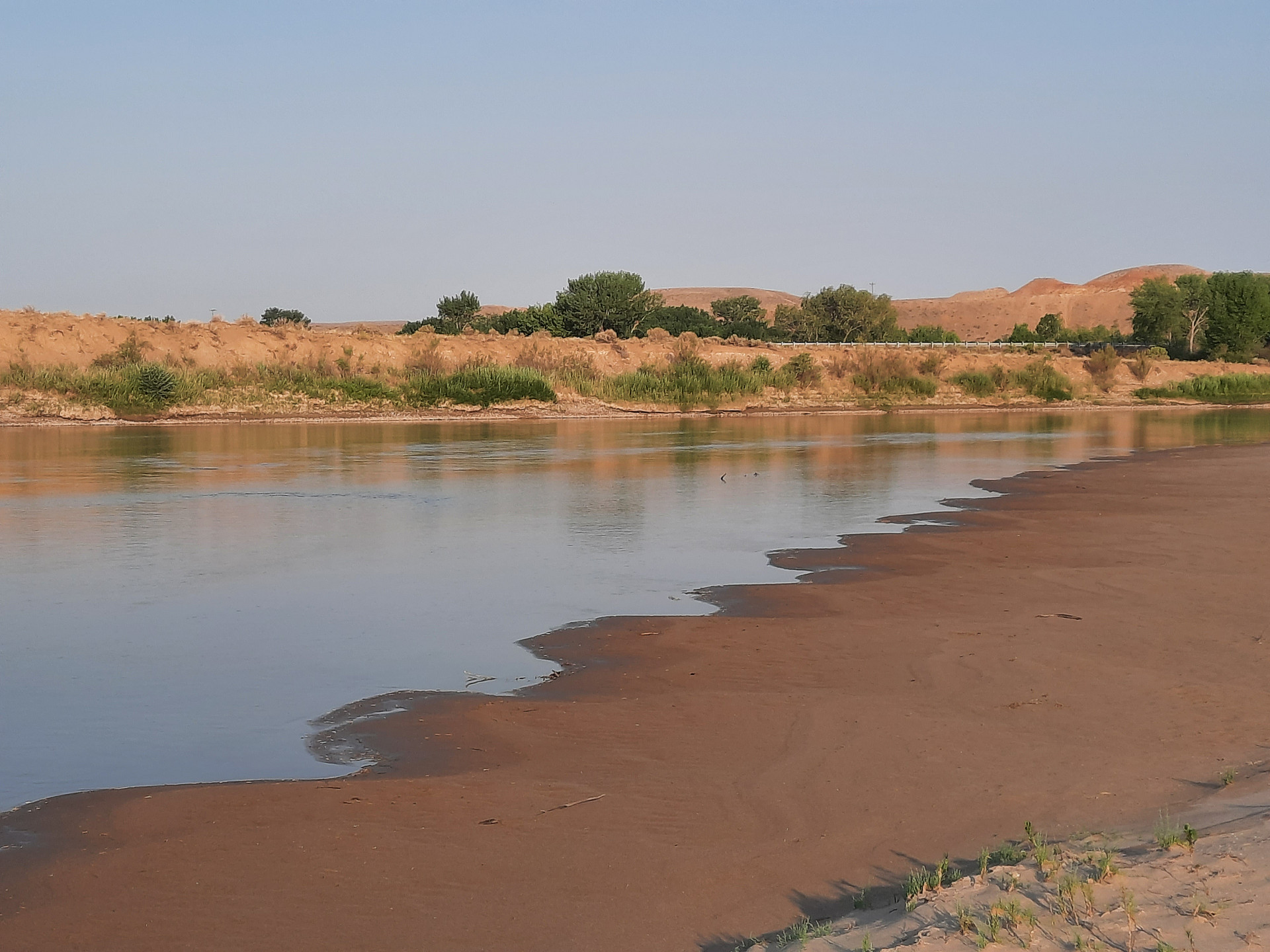 Sandy beaches on the Green River