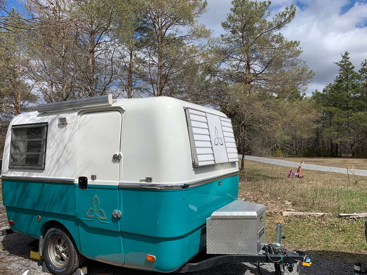 We stayed for Easter (mid April) at the Cedars site. We camped in Meg’s driveway with access to water and electricity.
