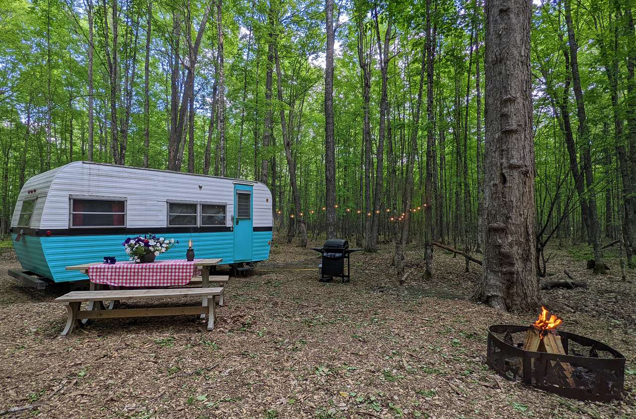 POV Lake Resort Glamping Campground