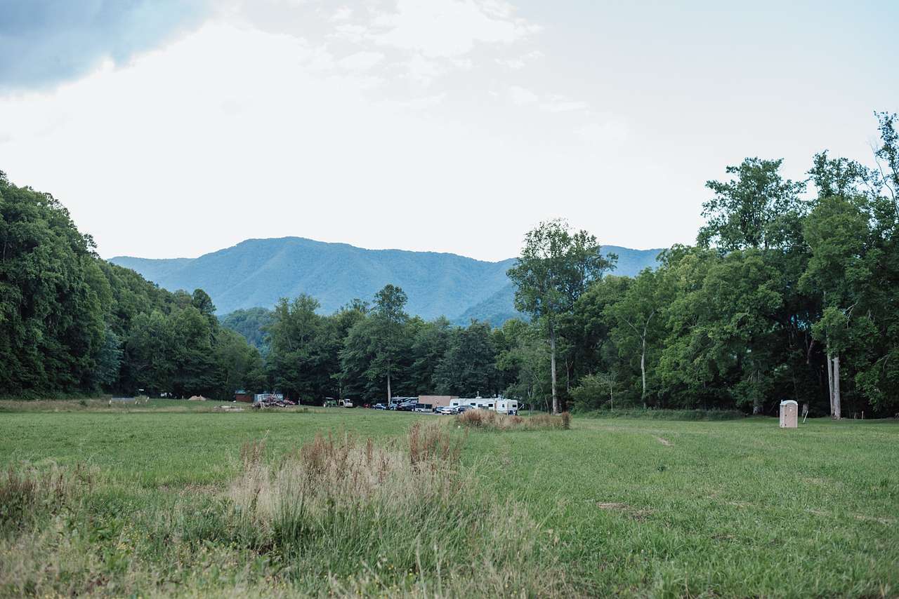 Mountain Riders Riverfront Camping