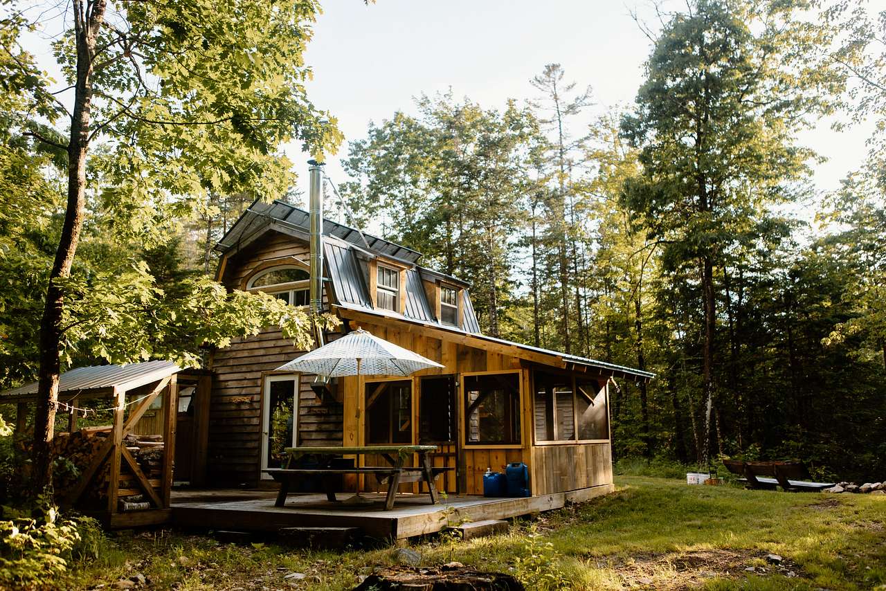 The tiny house from the edge of the forest 