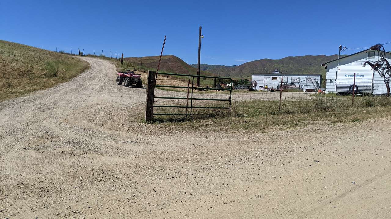 This is looking at the entrance from the lower road coming up Pioneer road. 