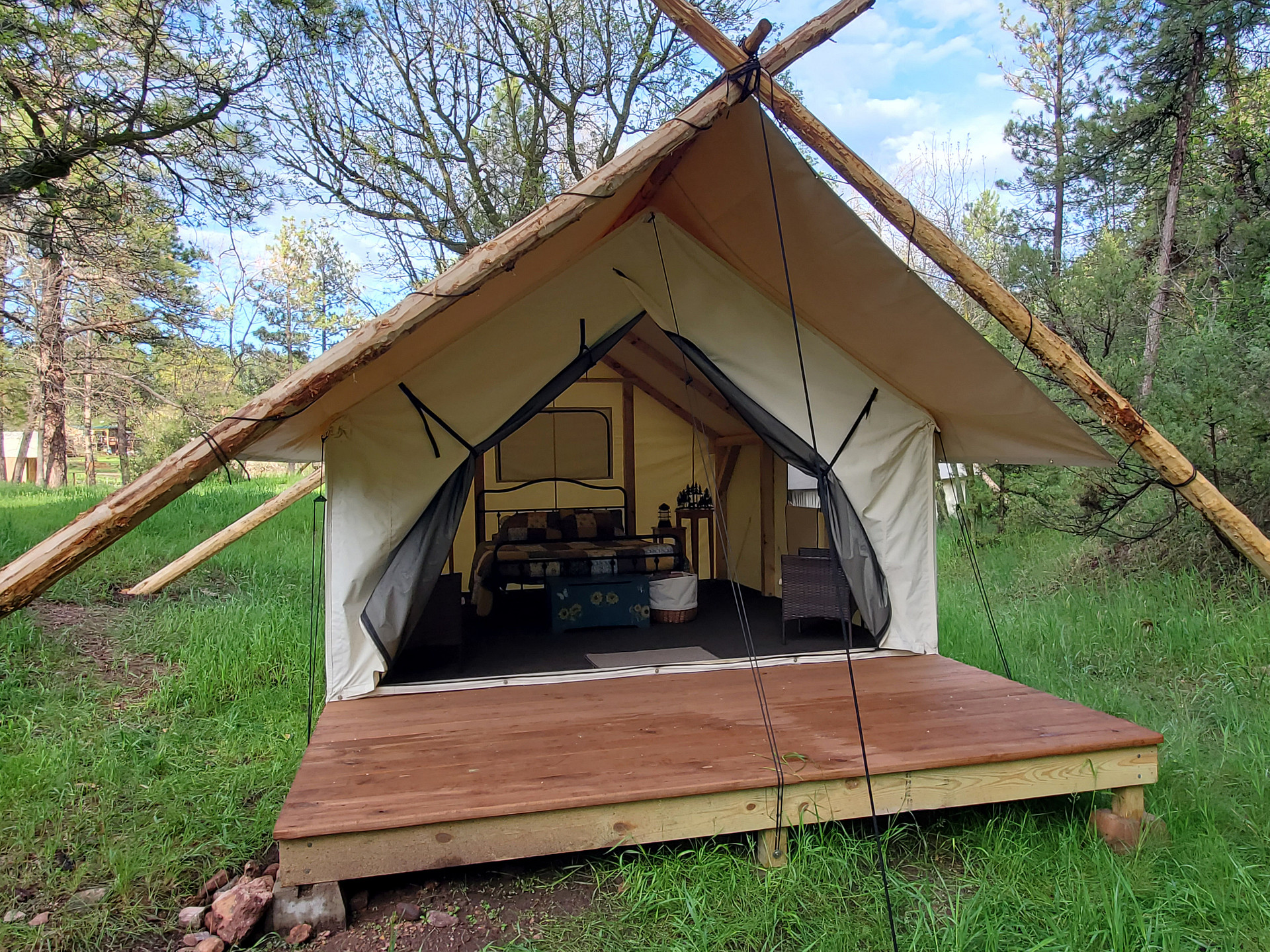 Bear Den Cabins & Camp