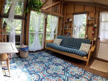 Robins Nest AReal Treehouse w/ac