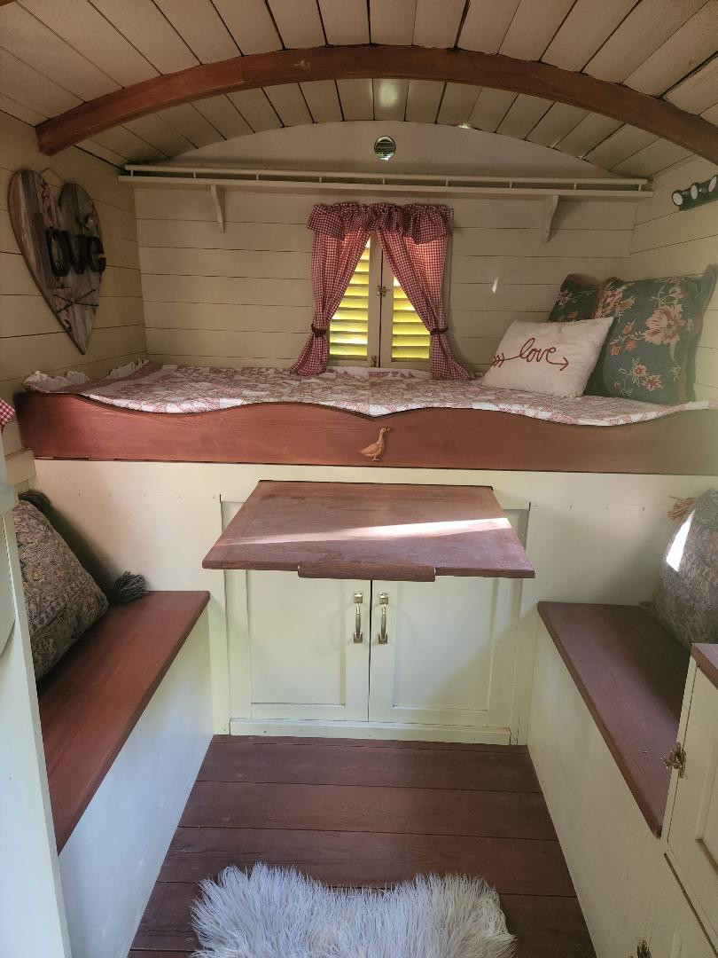 Oak Glen Glamping on Apple Orchard
