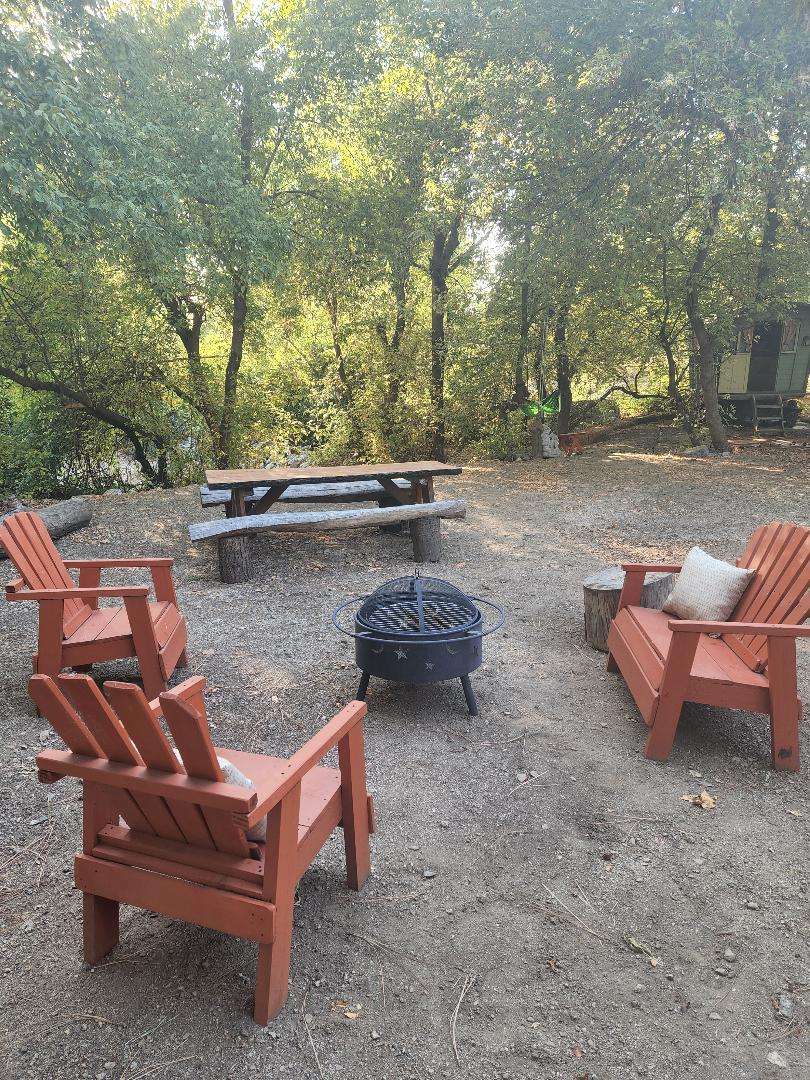 Oak Glen Glamping on Apple Orchard