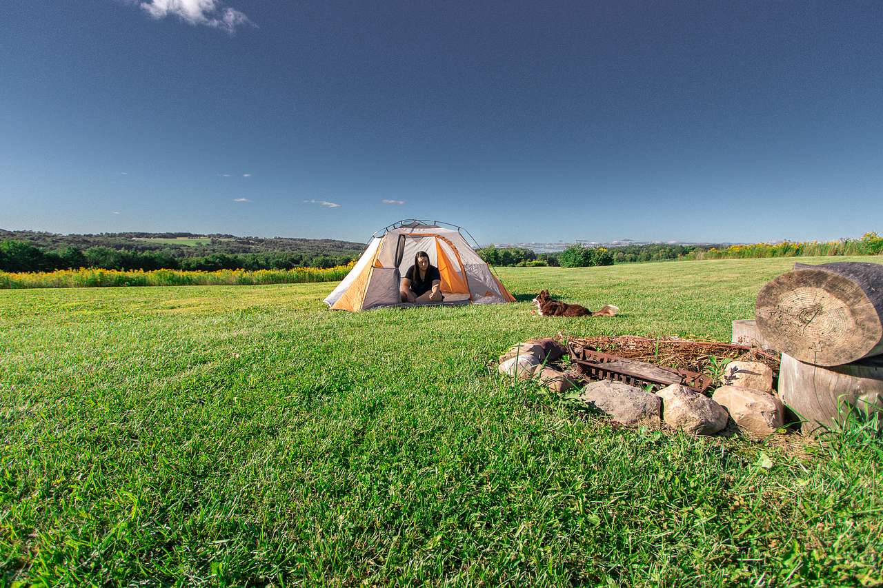 Wide open views of the surrounding areas