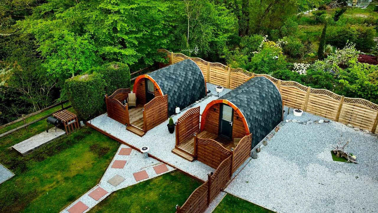 Highland & Transylvania Glamp. Pod