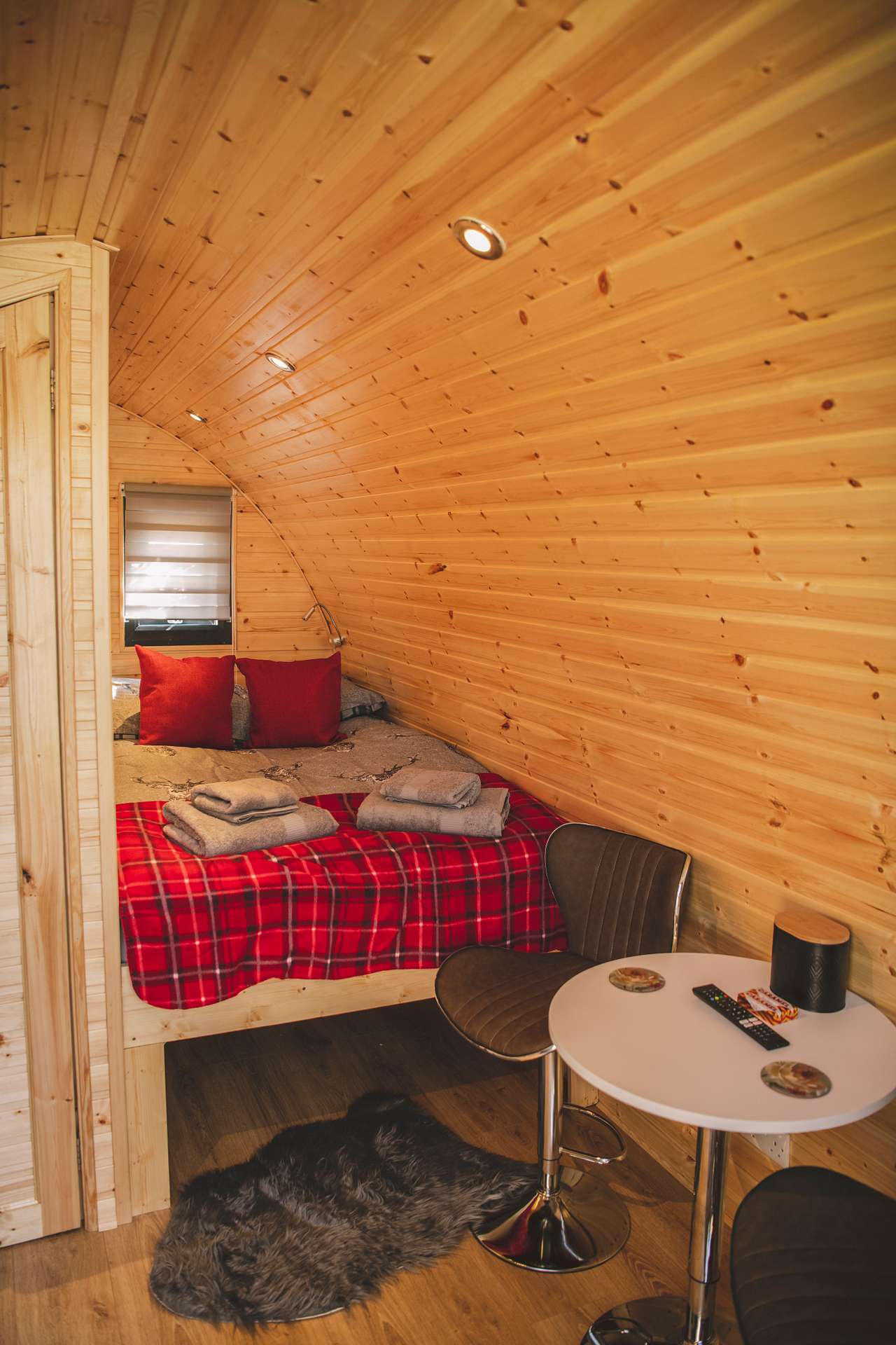 Highland & Transylvania Glamp. Pod