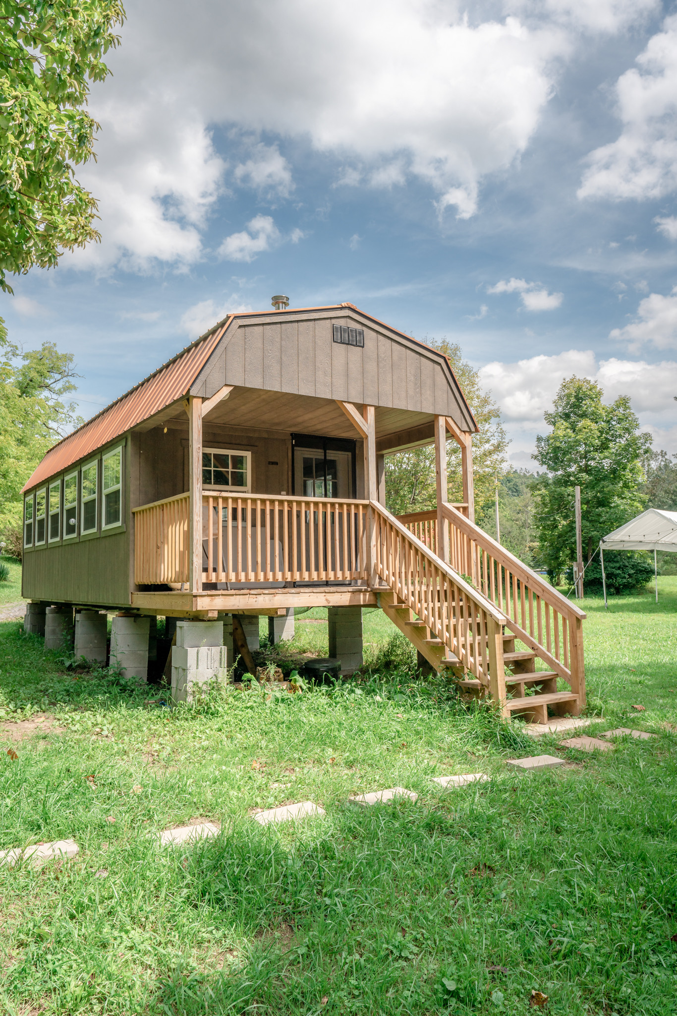 Meadowcroft Riverfront Cabin