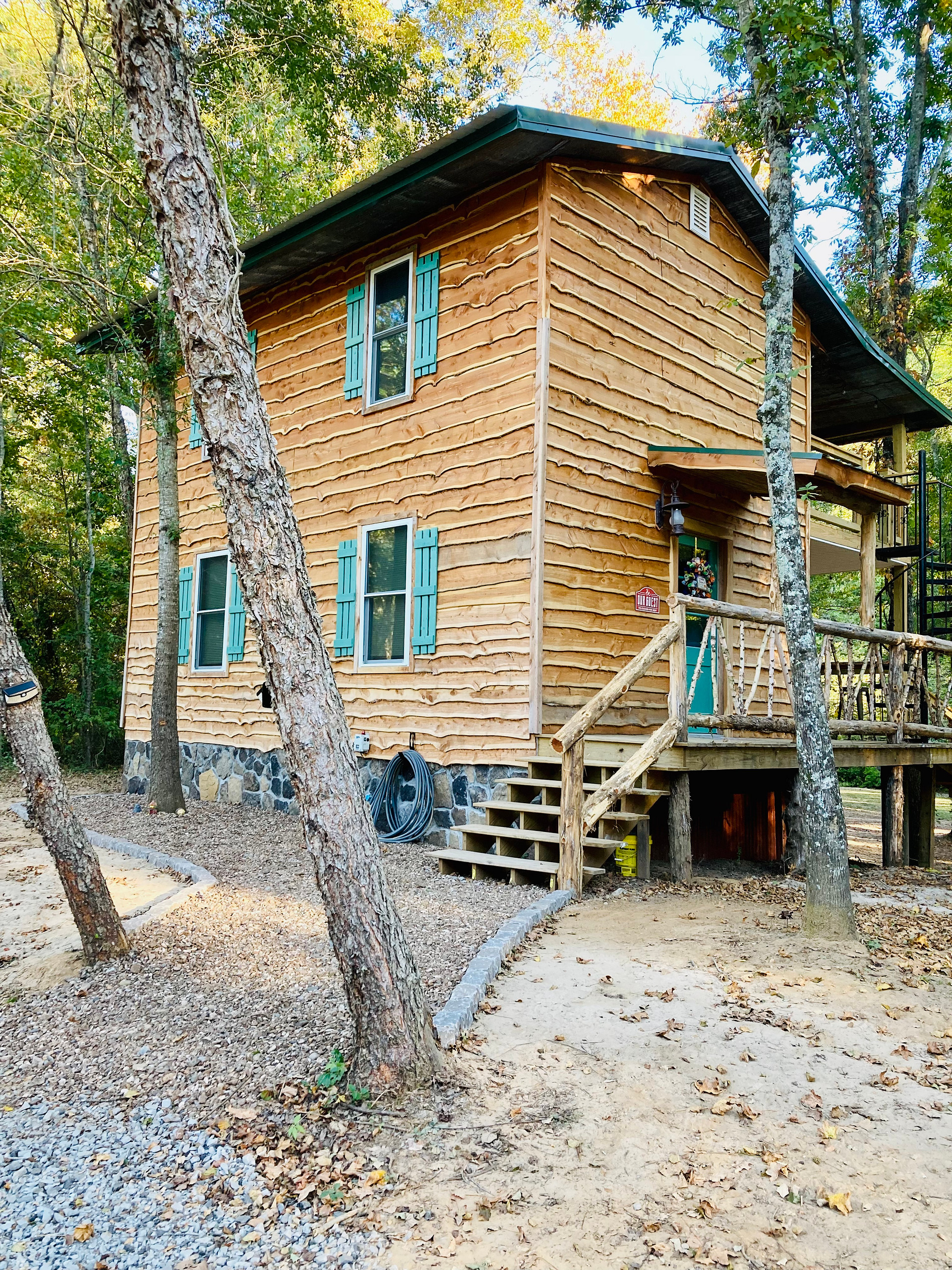Private 14 acre Creekside Cabin
