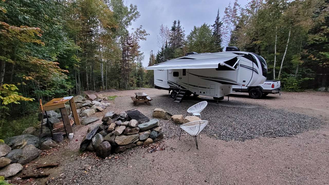 Secluded Camp Convenient Location