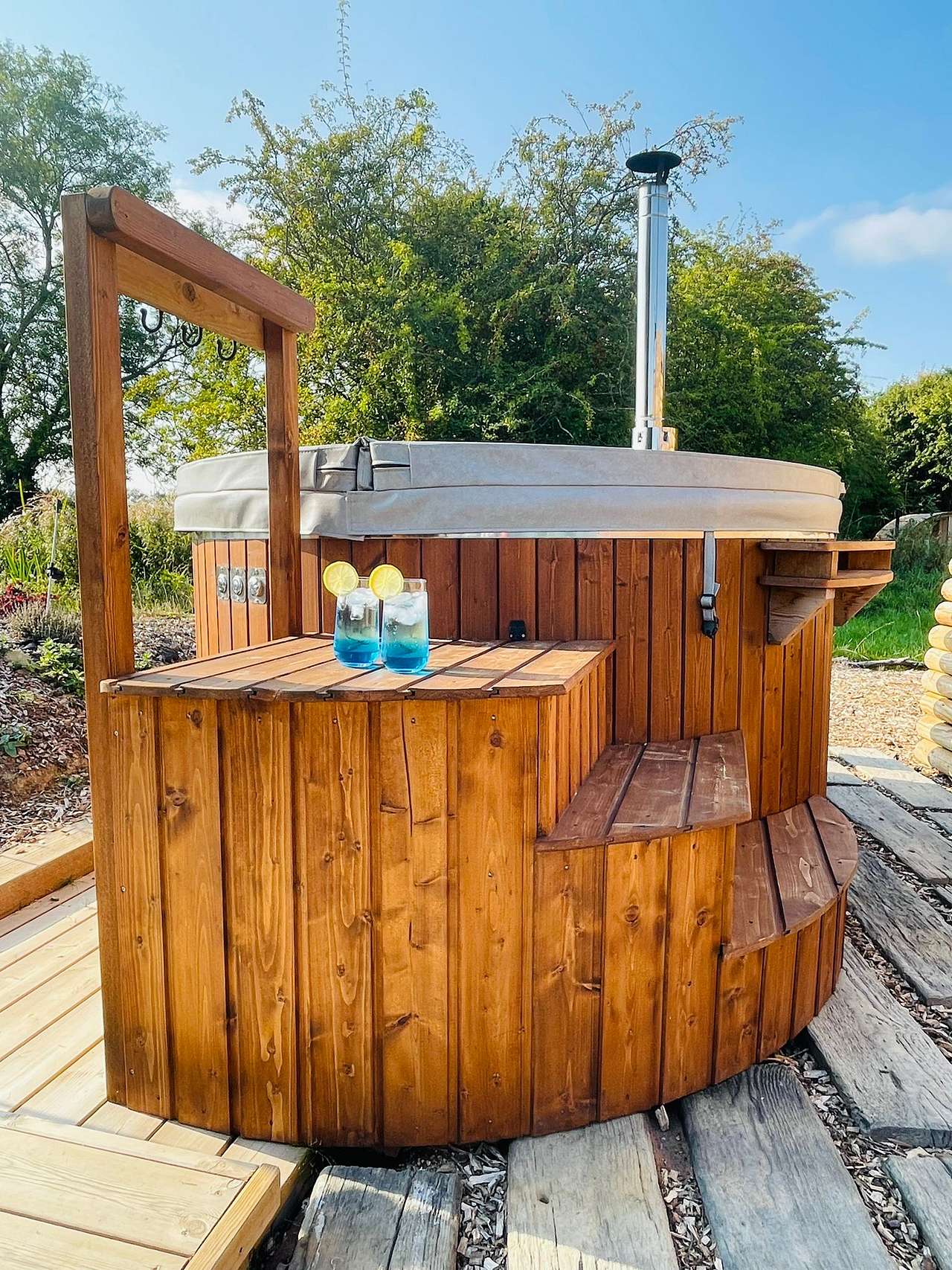 Private hot tub (Pheasant Lodge)