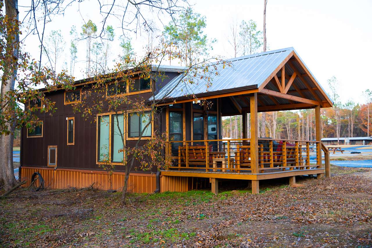 The Pine View - Sleeps 4 in the Queen Master & a queen bed in the loft.